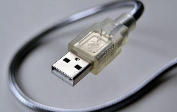 حداکثر طول کابل USB چقدر می تواند باشد؟