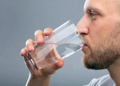 آیا نوشیدن آب بیشتر برابر با سلامتی بهتر است؟ پژوهشی نو پاسخ می دهد